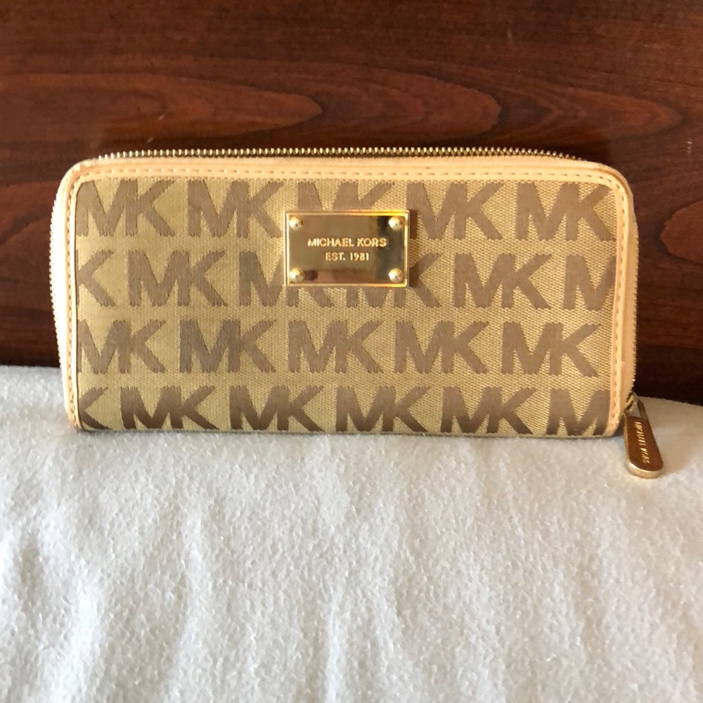 Michael Kors logo print zipper wallet